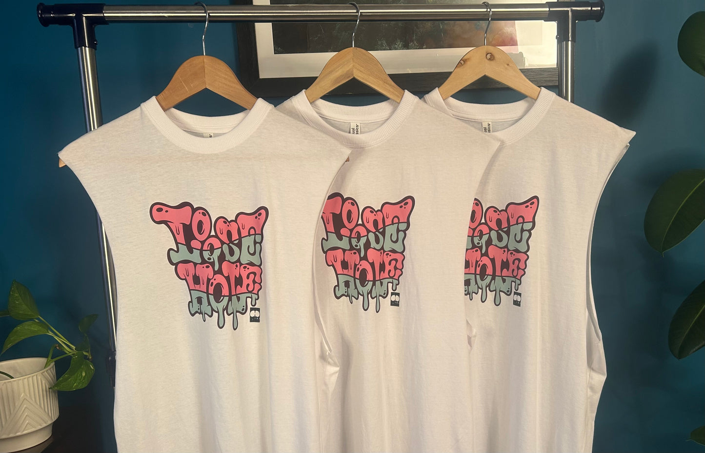 Loose Hole Cut Off T-shirt